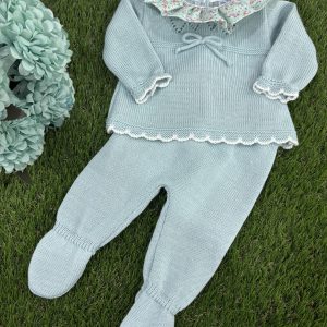 CONJUNTO DOS PIEZAS HILO VERDE AGUA JERSEY CON CUELLO LIBERTY Y POLAINAS 26MC-160