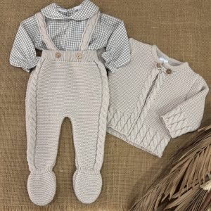 CONJUNTO TRES PIEZAS POLAINAS CON TIRANTES Y CHAQUETA LANA COLOR PIEDRA Y CAMISA VICHY 026VE-337