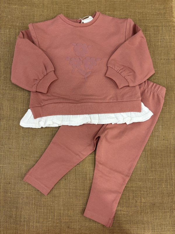 CONJUNTO ALGODON NIÑA COLOR TEJA CON FLORES EN RELIEVE CON VOLANTE DE BAMBULA EN LA SUDADERA Z12