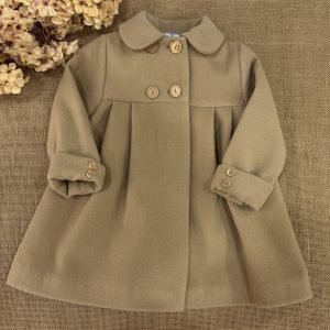 ABRIGO NIÑA PAÑO CAMEL CON VUELO 026LA-600