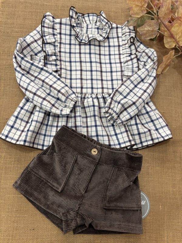 CONJUNTO NIÑA CAMISA VIELLA CUADROS AZULES Y MARRONES CON VUELO Y VOLANTE EN LA MANGA