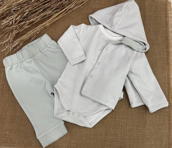 CONJUNTO TRES PIEZAS ALGODON VERDE RAYAS CHAQUETA REVERSIBLE CON CAPOTA  BODY Y PANTALONES Z95