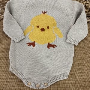 RANITA LANA COLOR ARENA CON POLLITO 2018